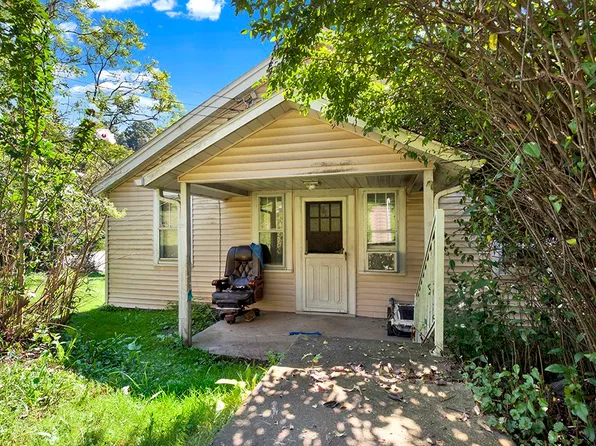 15 Allen Way, White Oak, PA 15131