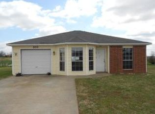 203 Estates Dr, Green Forest, AR 72638