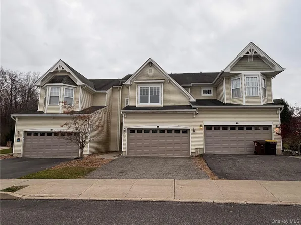 4 Avoncroft Lane, Middletown, NY 10940