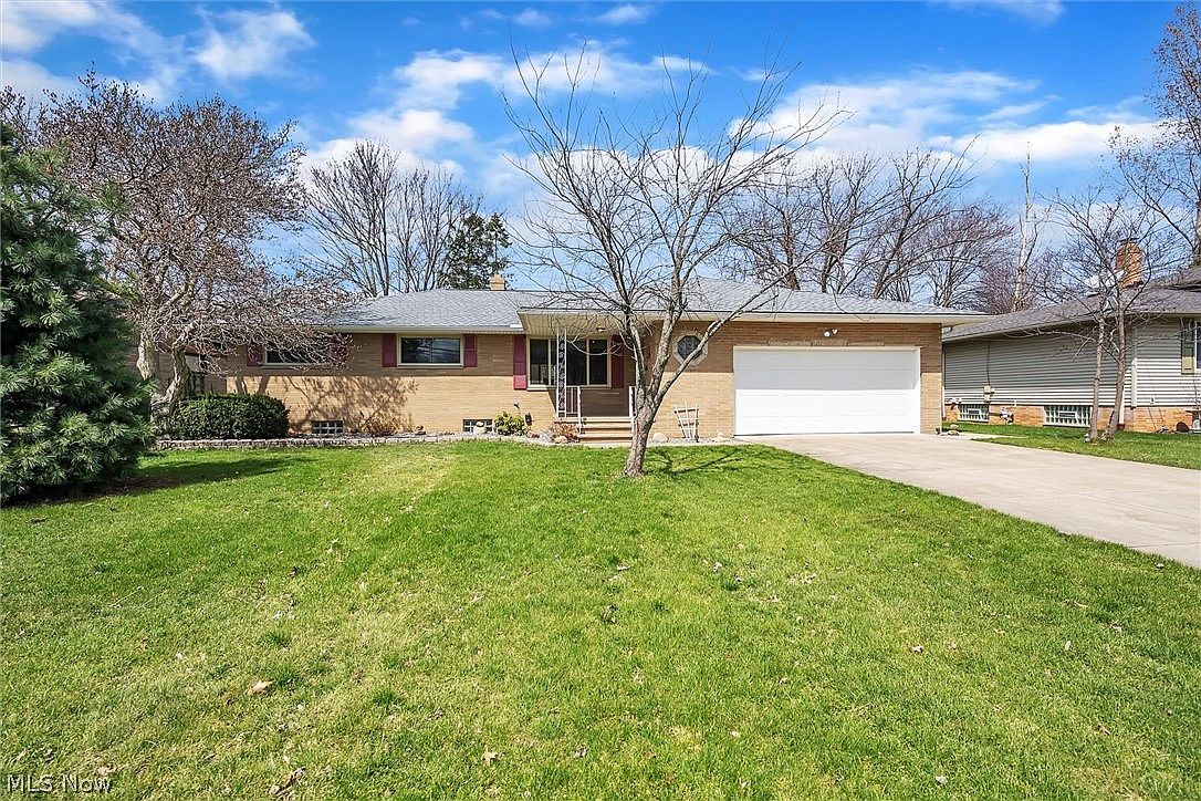 6982 Middlebrook Blvd, Middleburg Heights, OH 44130 | Zillow