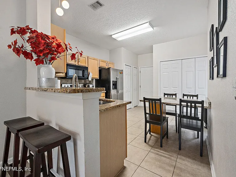 677 Scrub Jay Dr — Photo 8