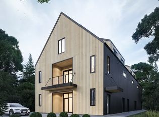 32 Oak St, Collingwood, ON L9Y 2X6