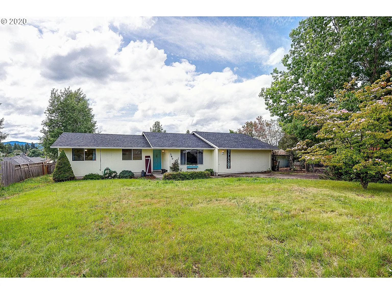 280 N Maple St photo 1