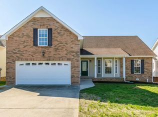 704 Foxfield Dr, Clarksville, TN 37042