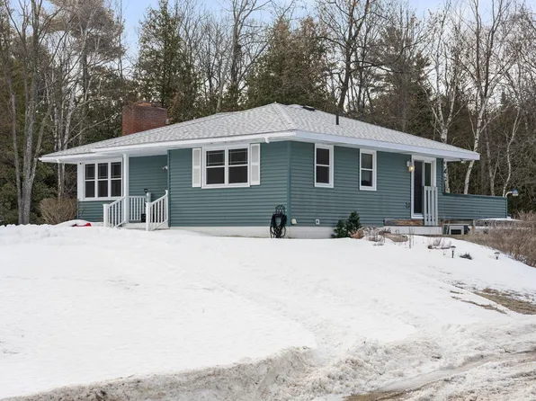 359 W 3rd St, Northport, MI 49670
