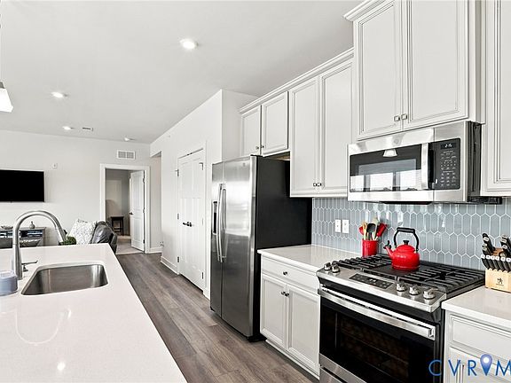 4th image of 3900 Maze Runner Dr APT 403