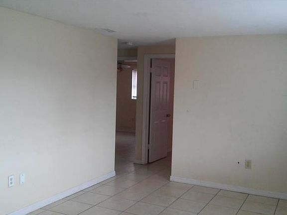 4th image of 4814 Zodiac Ave