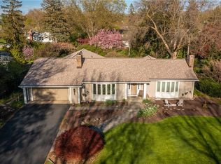 4 Brookwood Rd, Pittsford, NY 14534