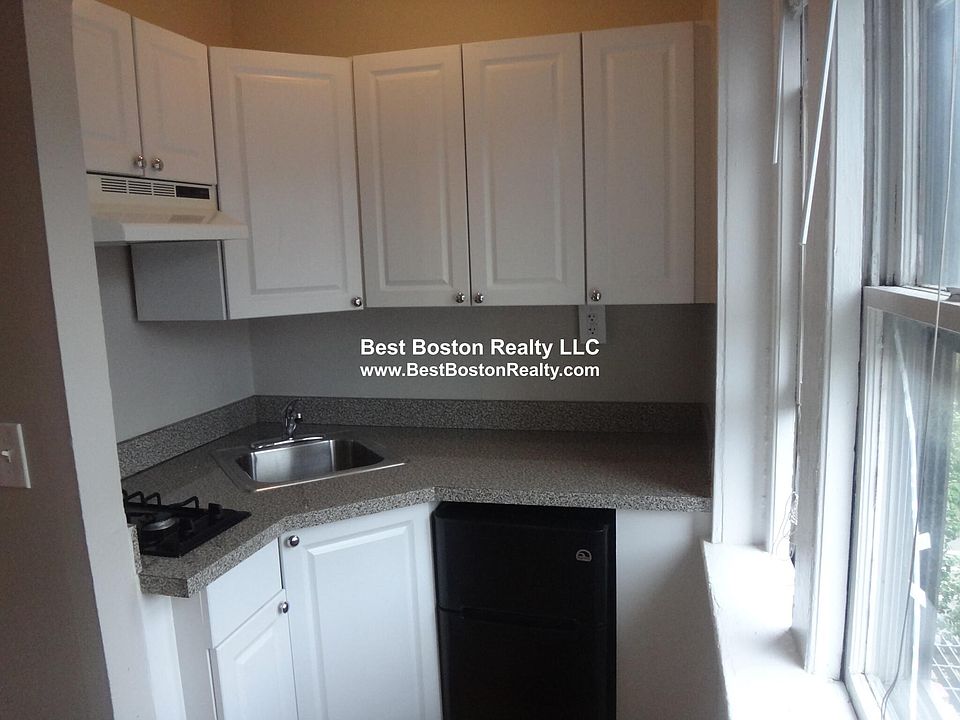 2nd image of 120 Charles St #9A