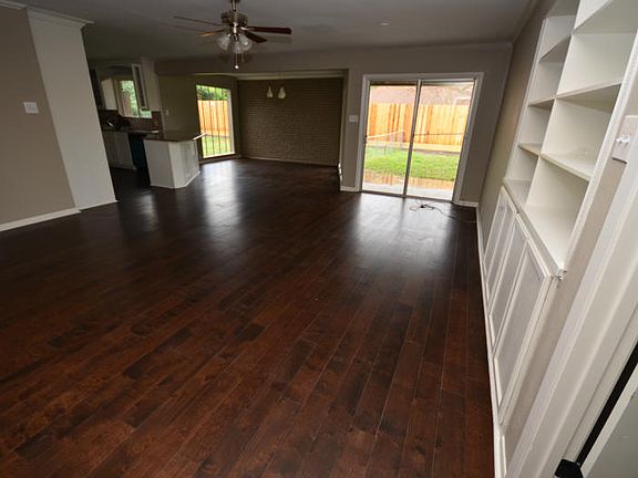 5th image of 320 Troy Dr