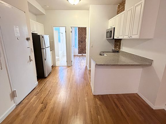 4th image of 519 E 82nd St #4EV