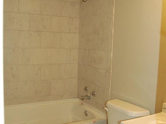 3rd image of 1808 W 17th Ln