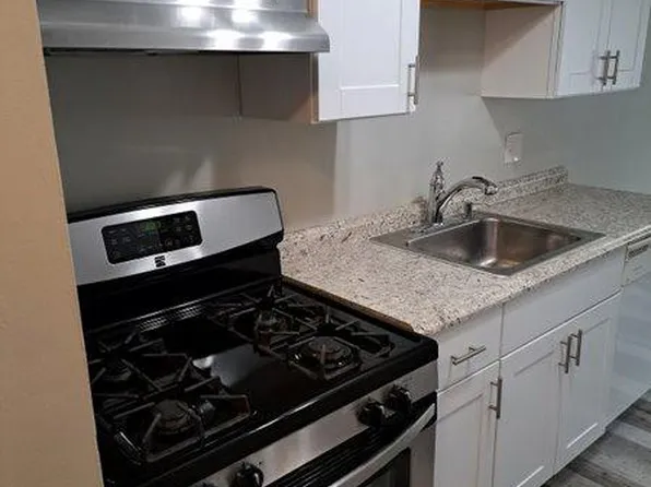 6000 Nob Hill Dr APT 320, Chagrin Falls, OH 44022