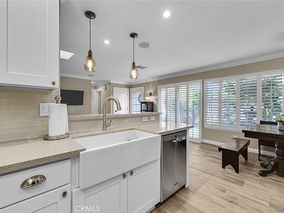 3rd image of 146 Orchard