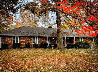 204 W Oak St, Nixa, MO 65714