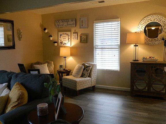 4th image of 4817 McNary Ct