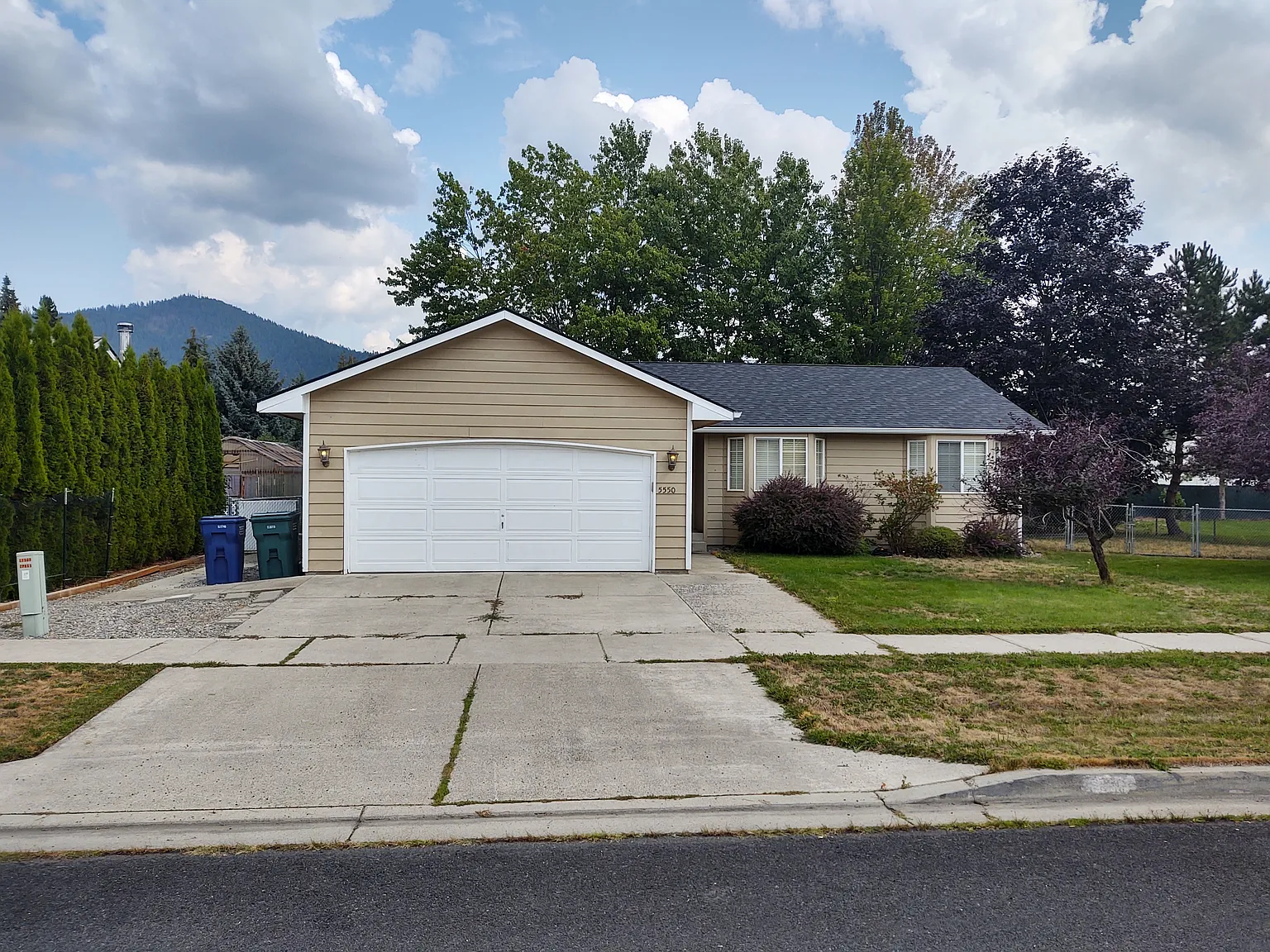 3 bed, 1468 sqft, $2,100 — Photo 1