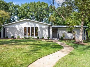 4 Wedgewood Ln, Saint Louis, MO 63141