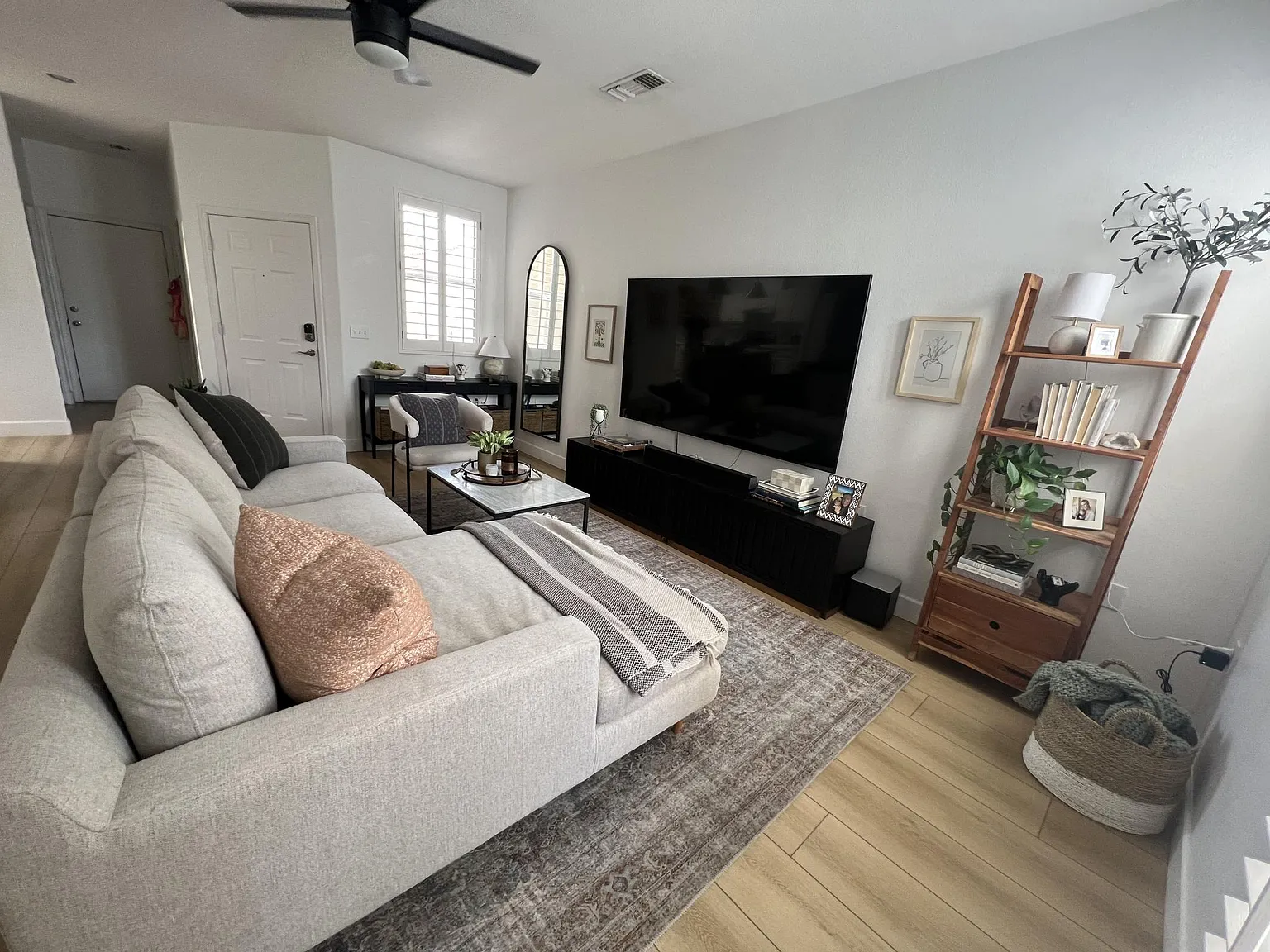 2 bed, 2.5 bath, 1418 sqft, $2,450 — Photo 4