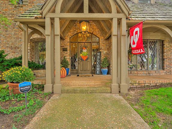2nd image of 1902 Pin Oak Cir