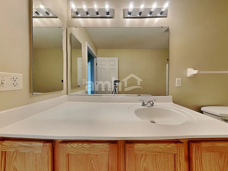 2452 Featherston Ct — Photo 14