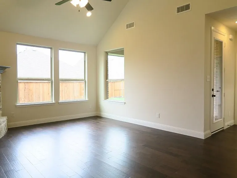 15704 Governors Island Way — Photo 16