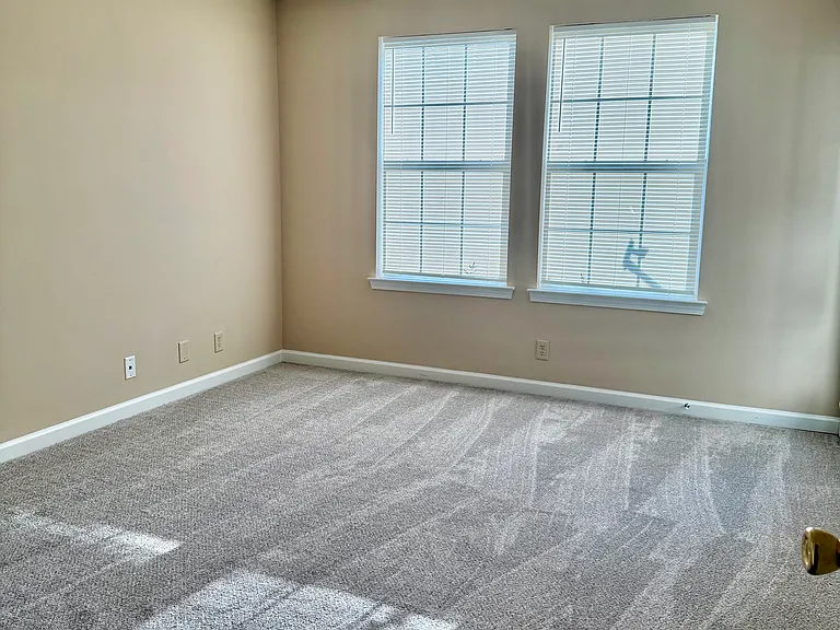 146 N Timber Dr — Photo 18