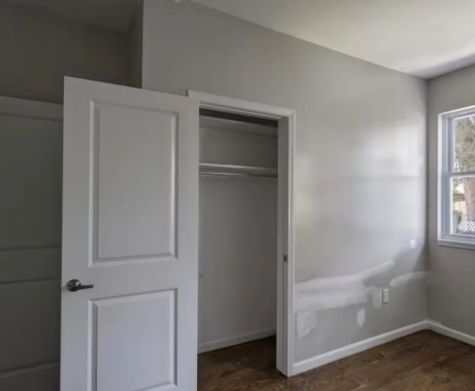 3 bed, 950 sqft, $2,400 — Photo 4