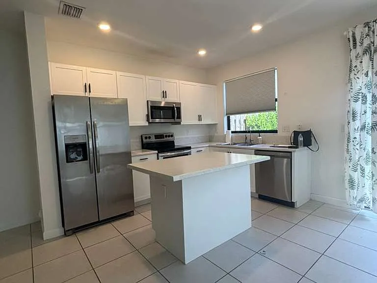11852 SW 245th Ter — Photo 6
