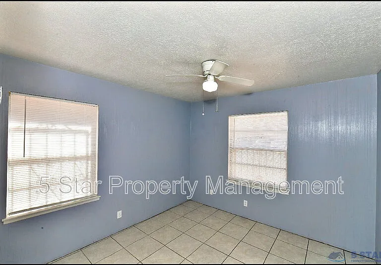 5613 Creston Ave — Photo 29