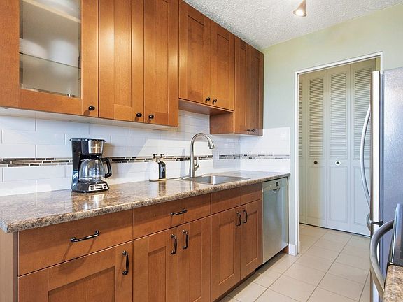 5th image of 4160 Sardis St #1005