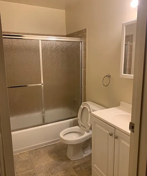Ellis Park Apartments — Photo 15