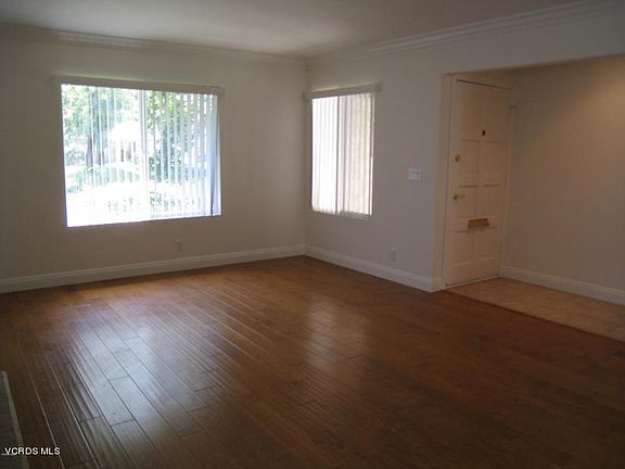 3rd image of 1215 Stonewall Cir