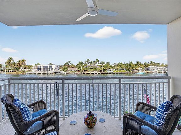 3rd image of 2611 N Riverside Dr #304