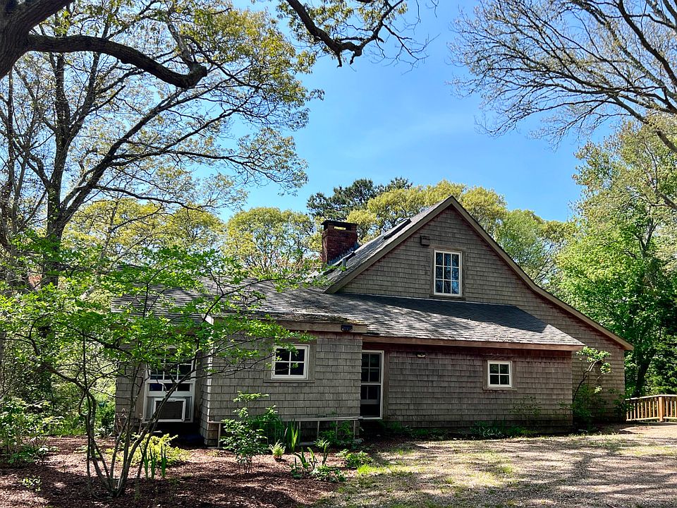 1st image of 225 Lamberts Cove Rd