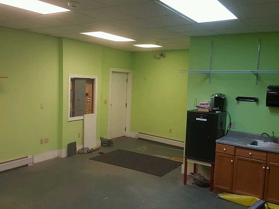 3rd image of 671 Summer St