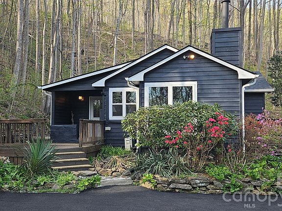 2nd image of 1586 Skyuka Mountain Rd
