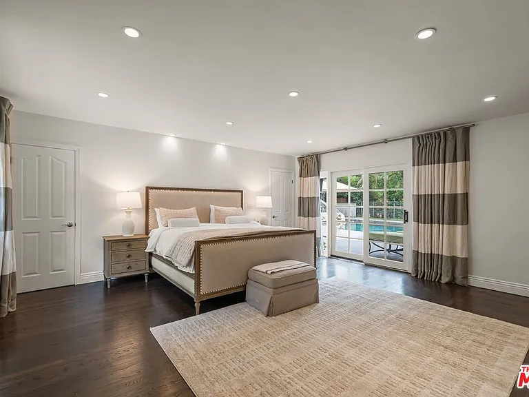 9023 Alto Cedro Dr — Photo 41
