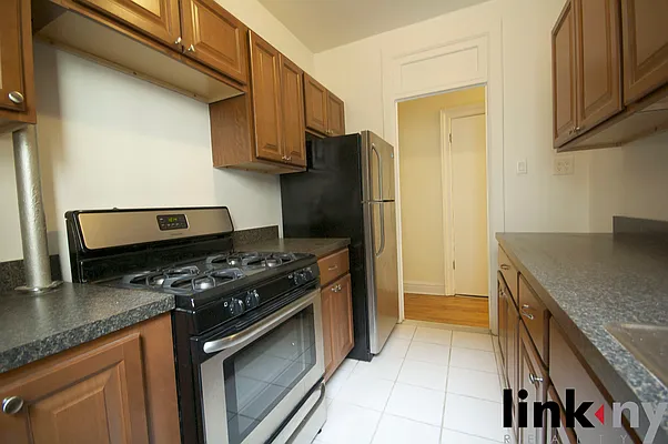 Rented by Link NY Realty | media 22
