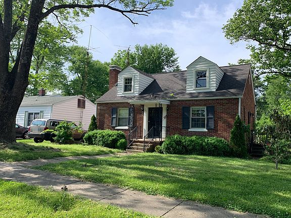 2nd image of 1116 W Walkup Ave
