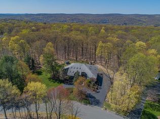 754 Galloping Hill Rd, Franklin Lakes, NJ 07417