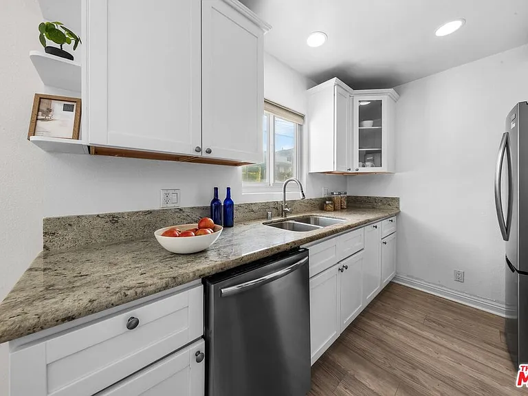 643 Pacific St #2 — Photo 11