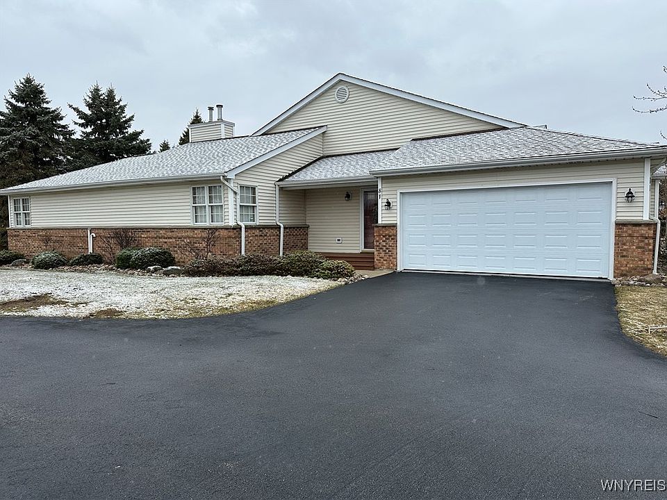 1st image of 81 Hastings Dr