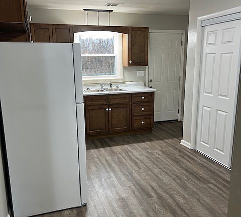 3rd image of 1309 Mount Zion Rd #8