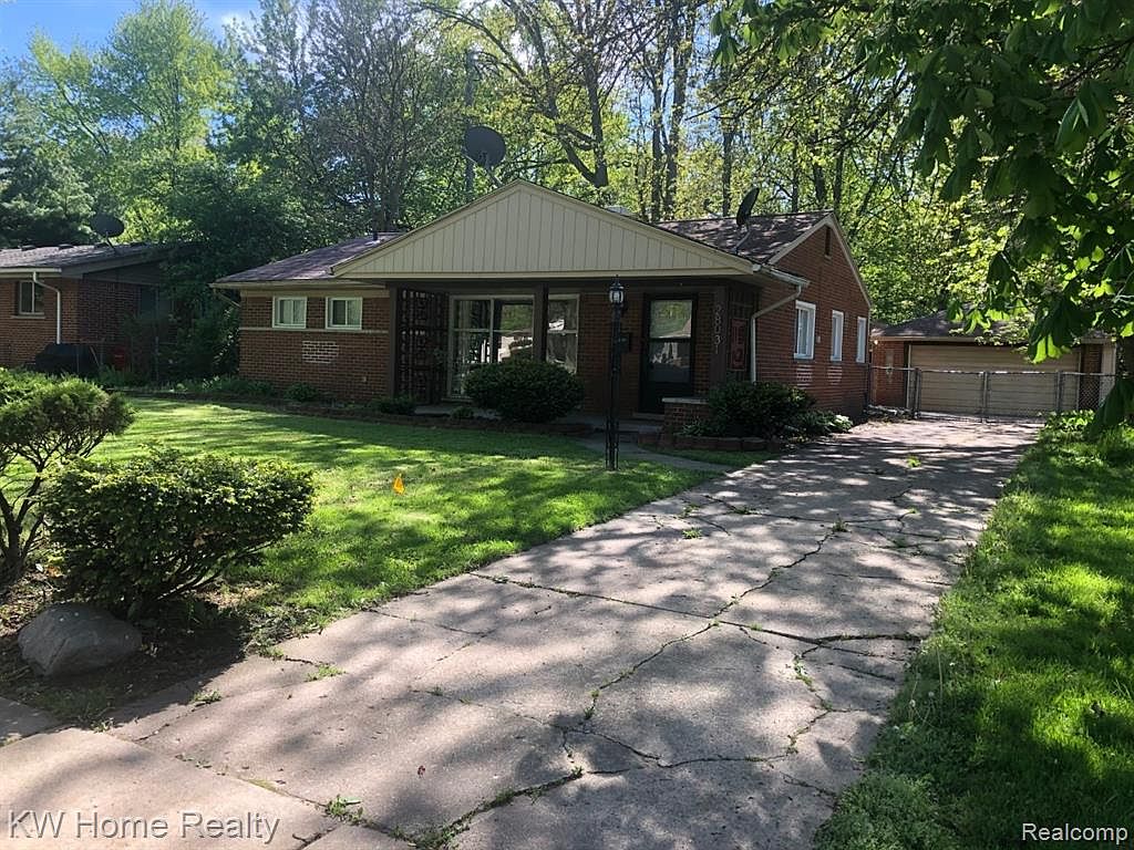 28031 Red Leaf Ln, Southfield, MI 48076 Zillow