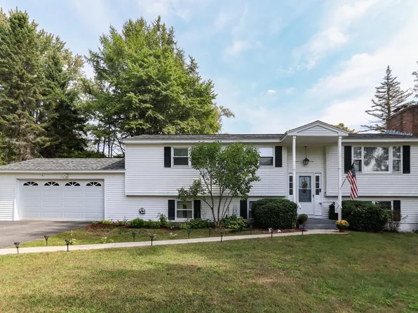 7 Colonial Drive, Gilford, NH 03249