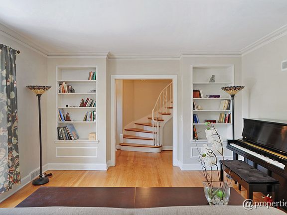 Foyer/Dining Room