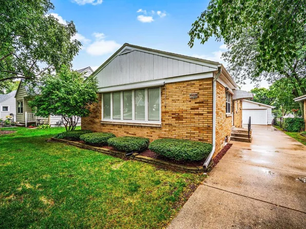 1944 North 118th STREET, Wauwatosa, WI 53226