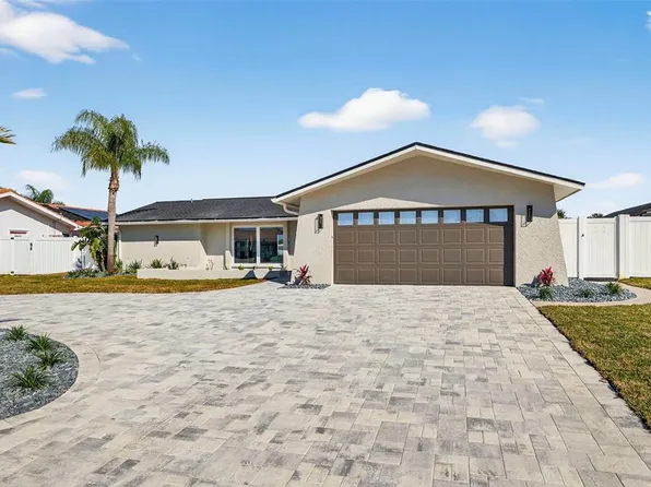 4426 43rd St S, Saint Petersburg, FL 33711