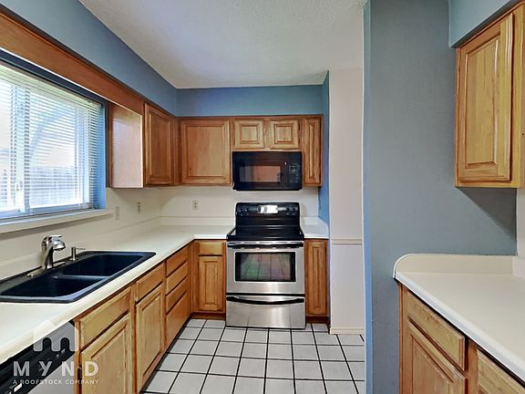 2nd image of 2209 Markland St